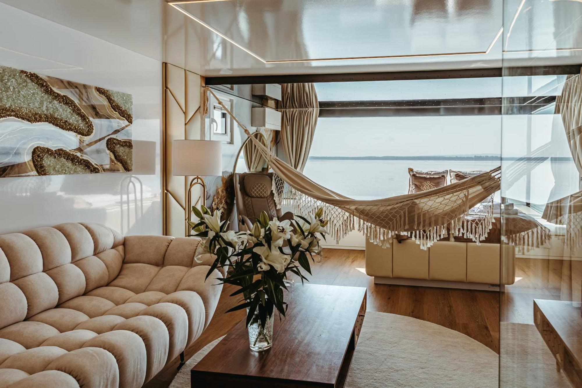 Grand Ht Houseboats - Domki Na Wodzie - Sauna, Jacuzzi, Kominek Mielno  Ruang foto