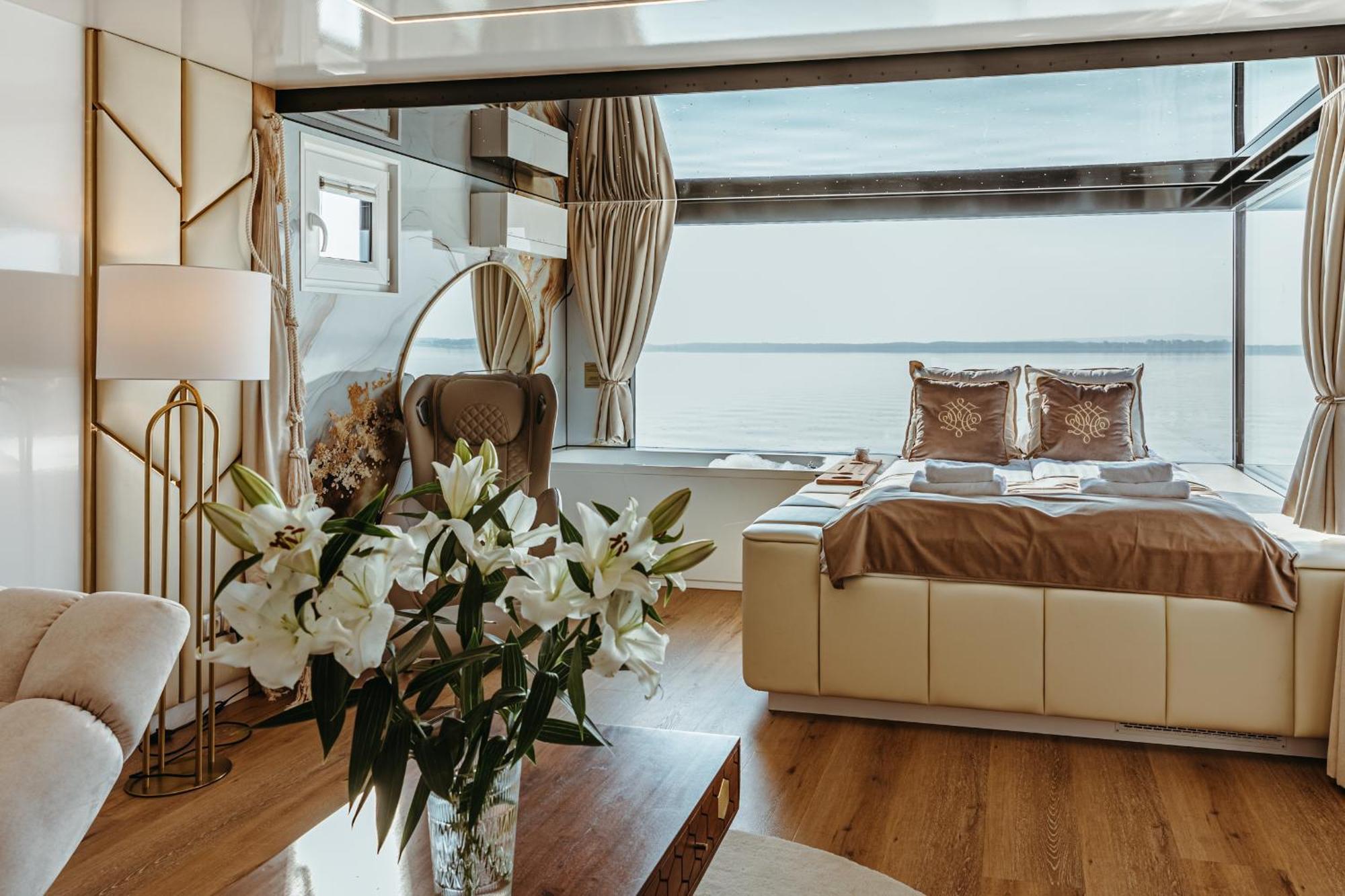 Grand Ht Houseboats - Domki Na Wodzie - Sauna, Jacuzzi, Kominek Mielno  Bagian luar foto