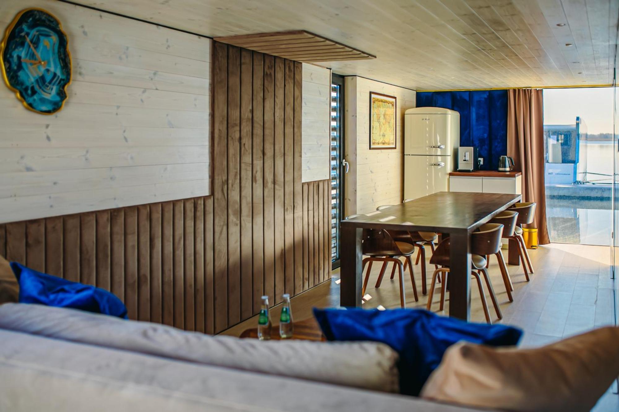Grand Ht Houseboats - Domki Na Wodzie - Sauna, Jacuzzi, Kominek Mielno  Ruang foto