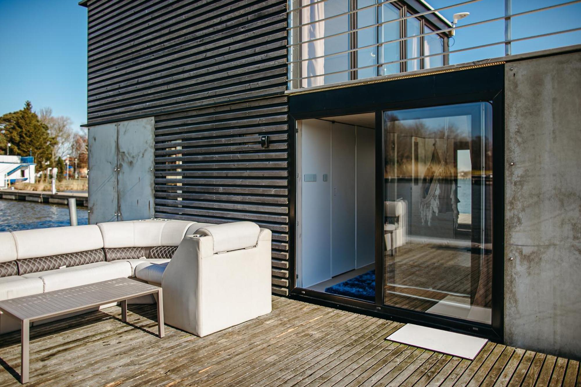 Grand Ht Houseboats - Domki Na Wodzie - Sauna, Jacuzzi, Kominek Mielno  Ruang foto